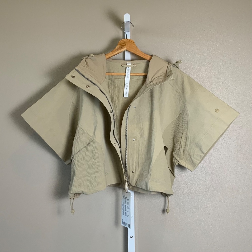 Lululemon Mixed Woven Short-Sleeve Jacket - Picture 14 of 16